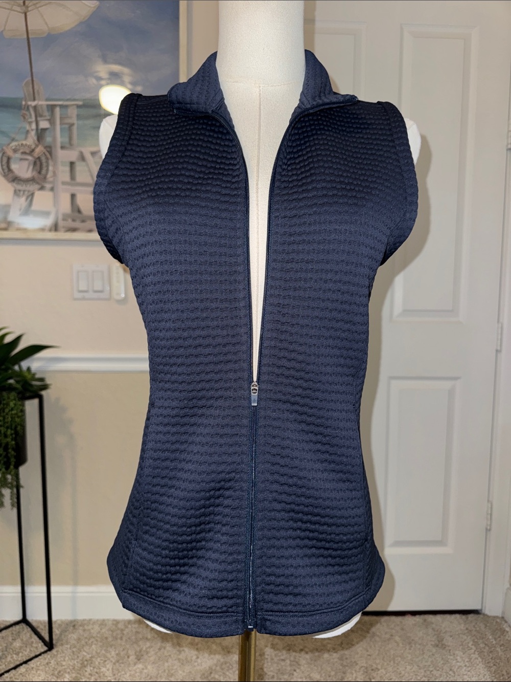 NWT Women’s Moisture Wicking Embossed Navy Zip-Up Vest
